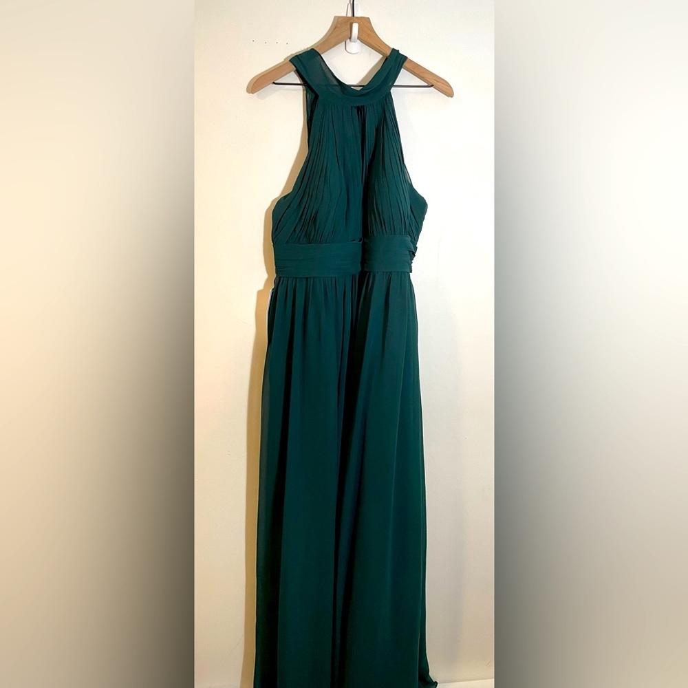 NWT Azazie Emerald Green Bridesmaids Maxi Dress Size A14 Halter Neckline Keyhole